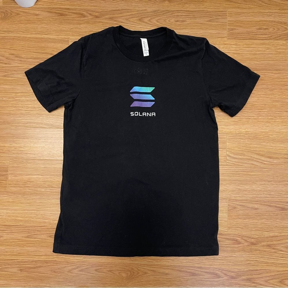 Solana Crypto Graphic Logo T-Shirt – Bella+Canvas, Size M